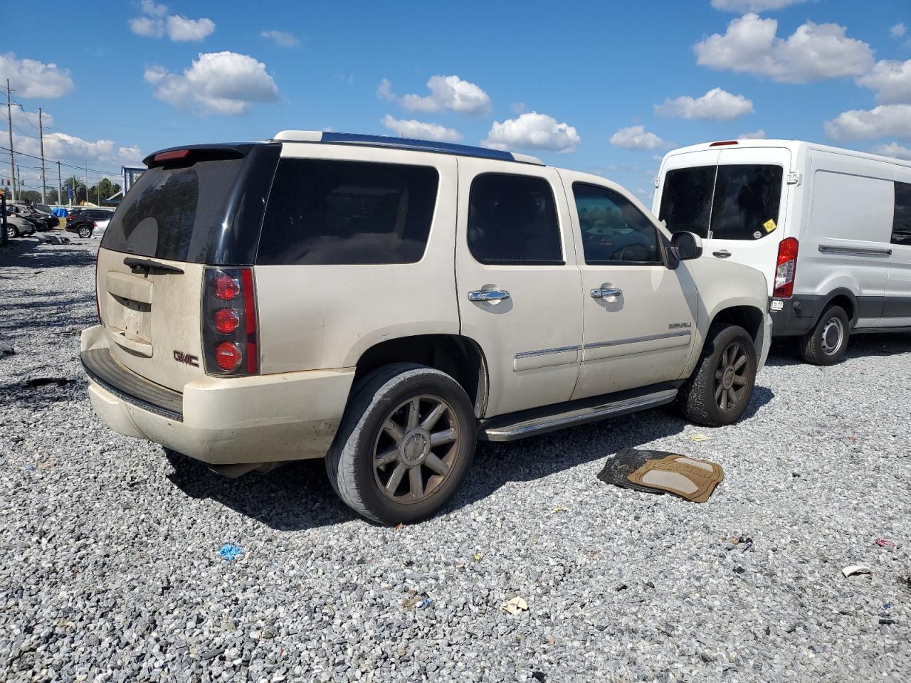 2013 GMC YUKON