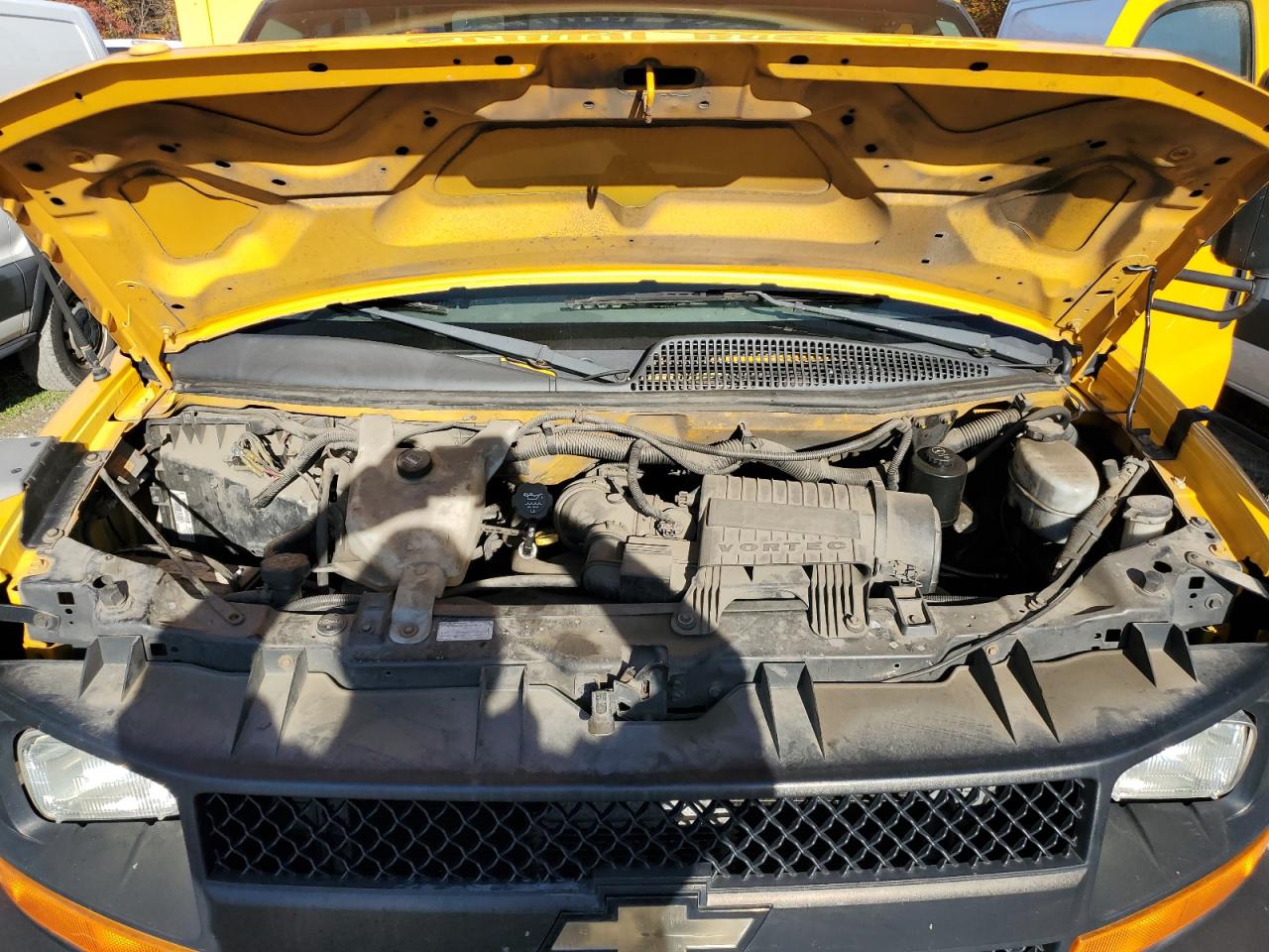 2011 CHEVROLET B SERIES