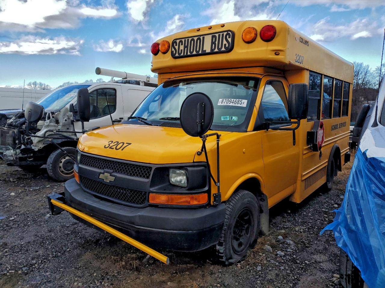 2011 CHEVROLET B SERIES