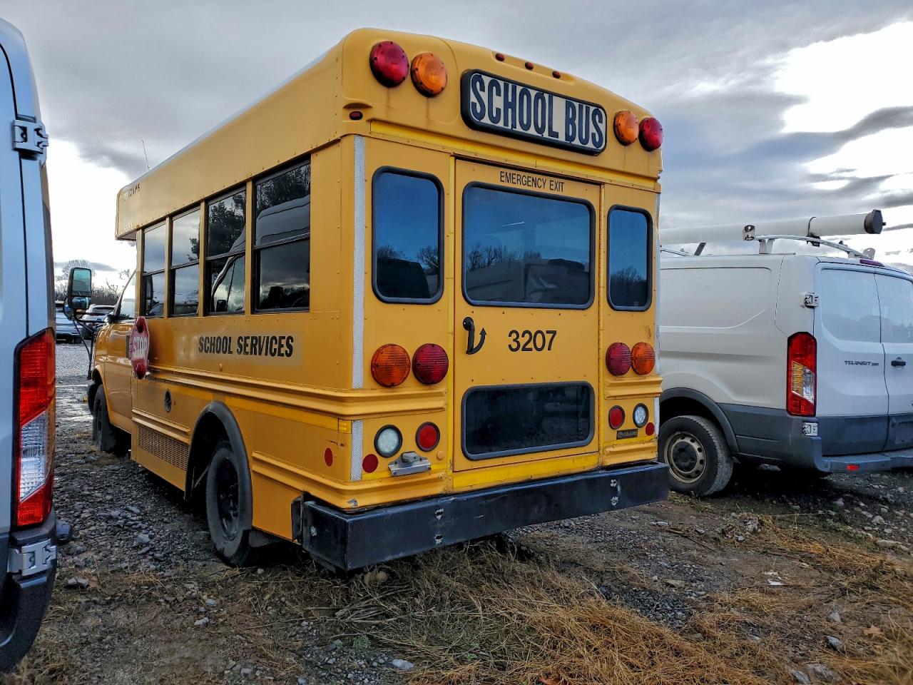 2011 CHEVROLET B SERIES