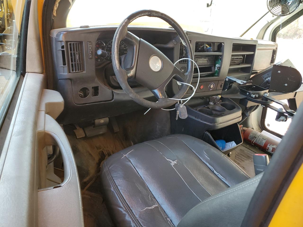 2011 CHEVROLET B SERIES