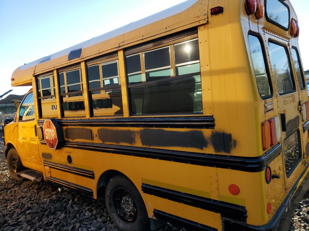 2012 THOM BUS