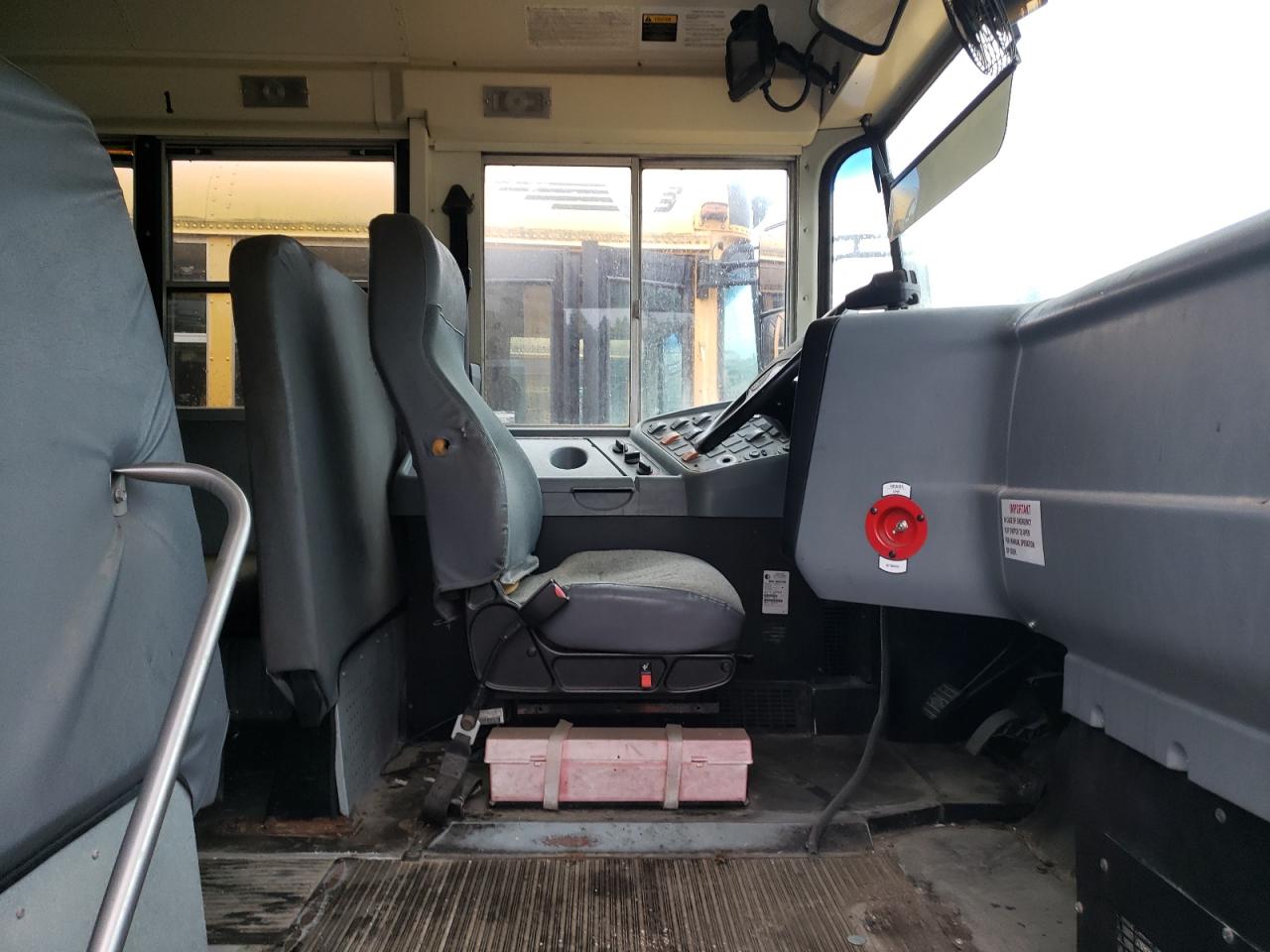 2009 IC CORPORATION CE SERIES