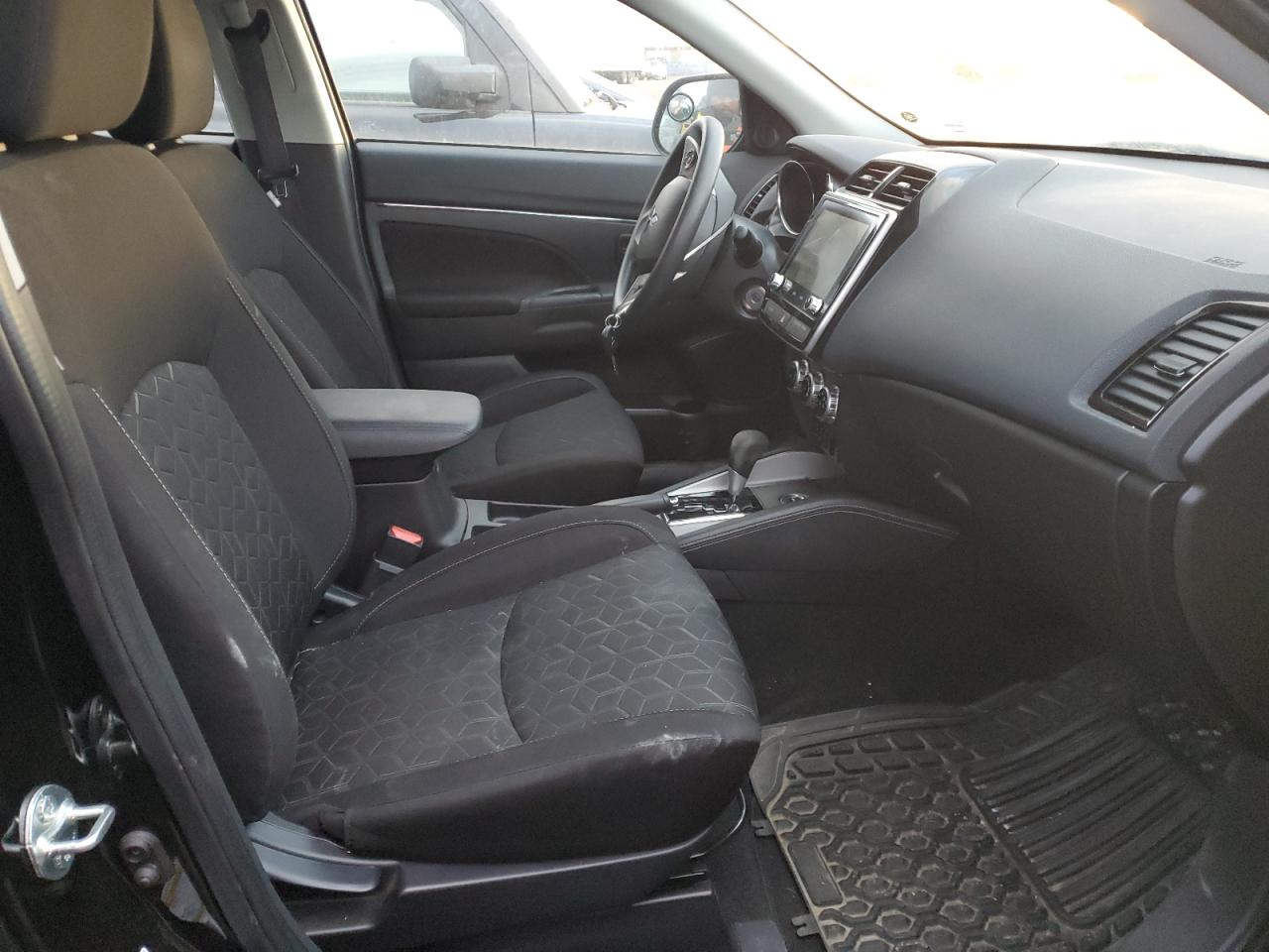 2022 MITSUBISHI RVR ES
