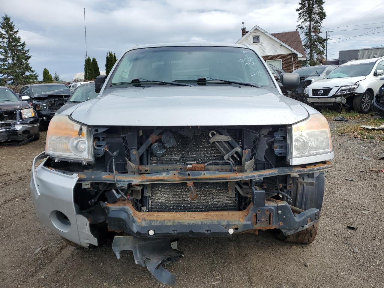 2011 NISSAN TITAN
