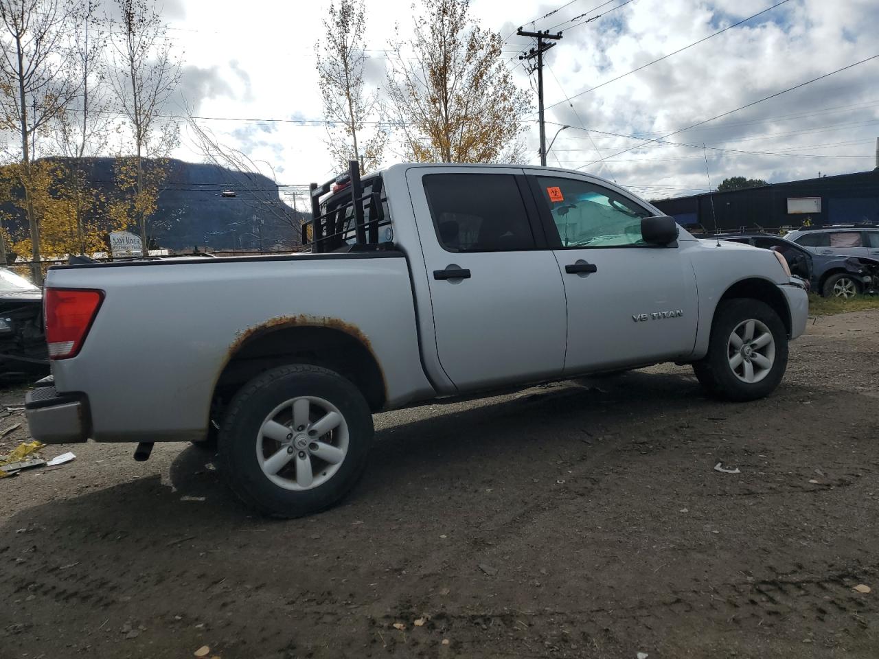 2011 NISSAN TITAN