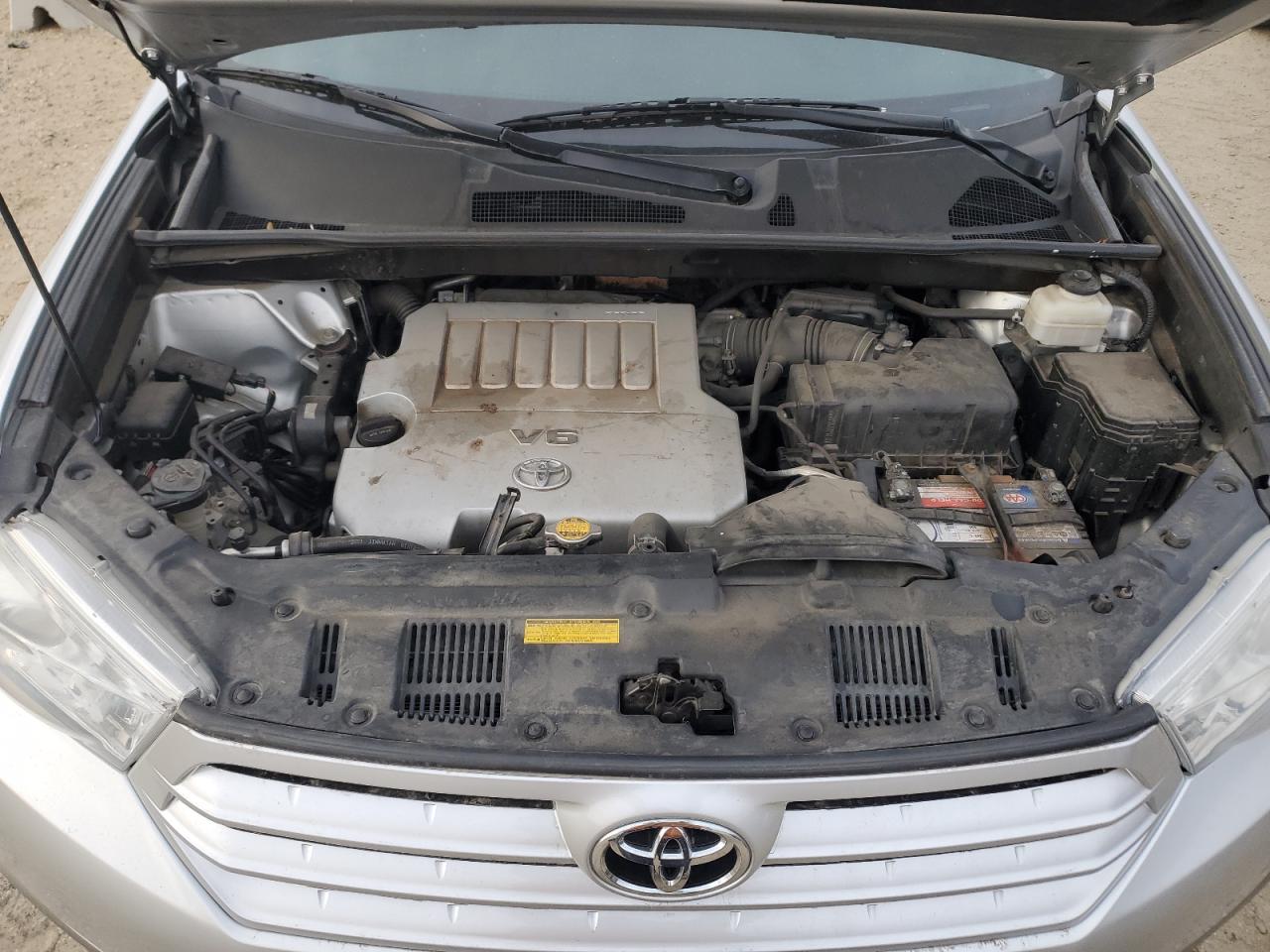 2011 TOYOTA HIGHLANDER