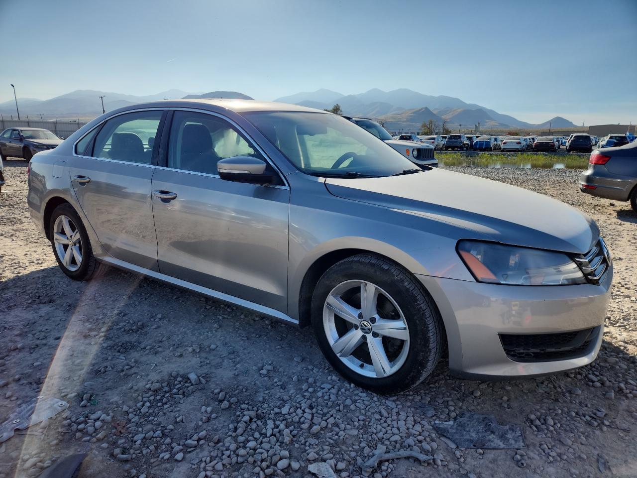 2013 VOLKSWAGEN PASSAT