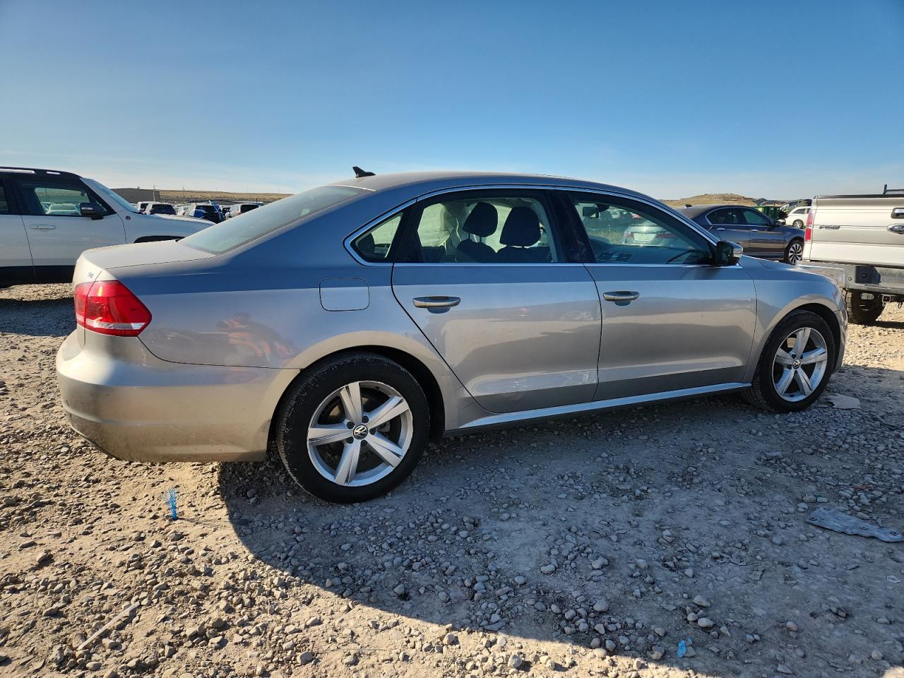 2013 VOLKSWAGEN PASSAT