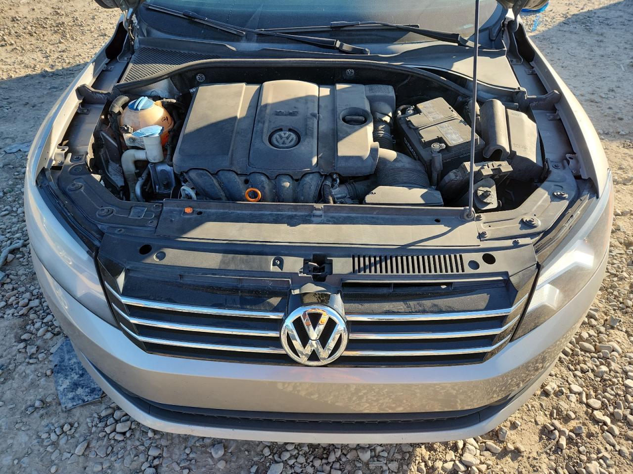 2013 VOLKSWAGEN PASSAT