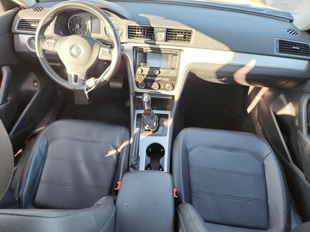 2013 VOLKSWAGEN PASSAT