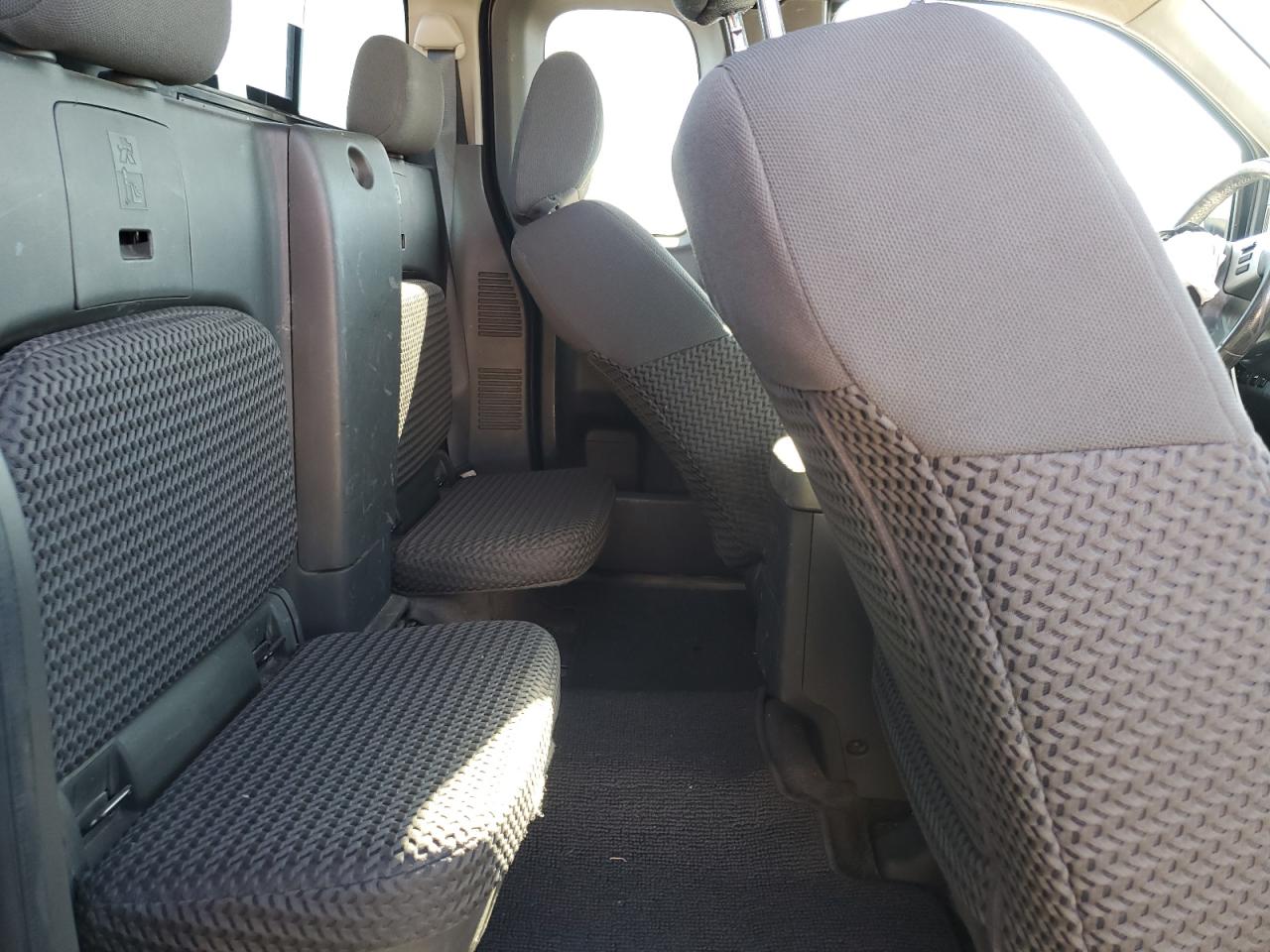 2017 NISSAN FRONTIER