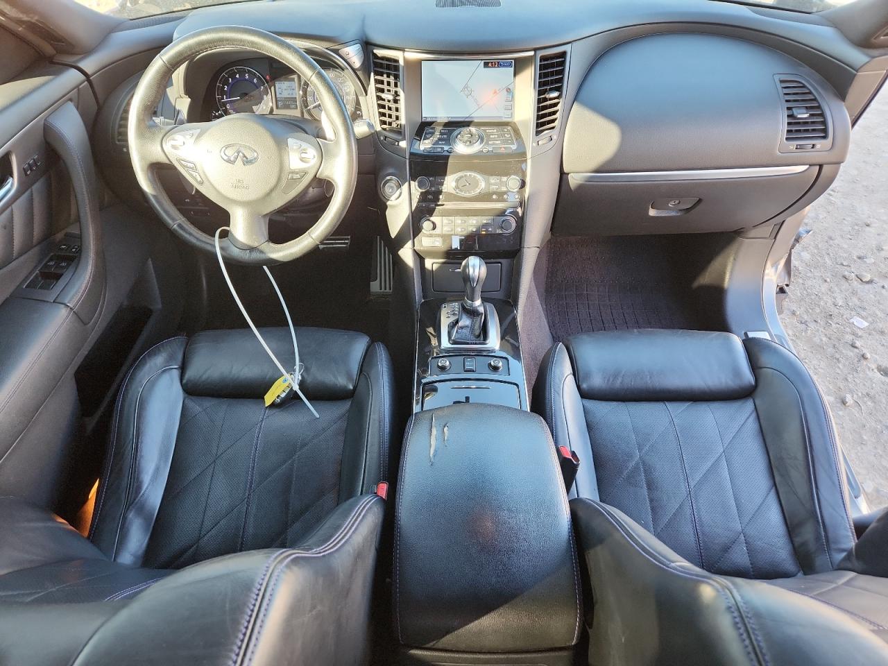 2017 INFINITI QX70