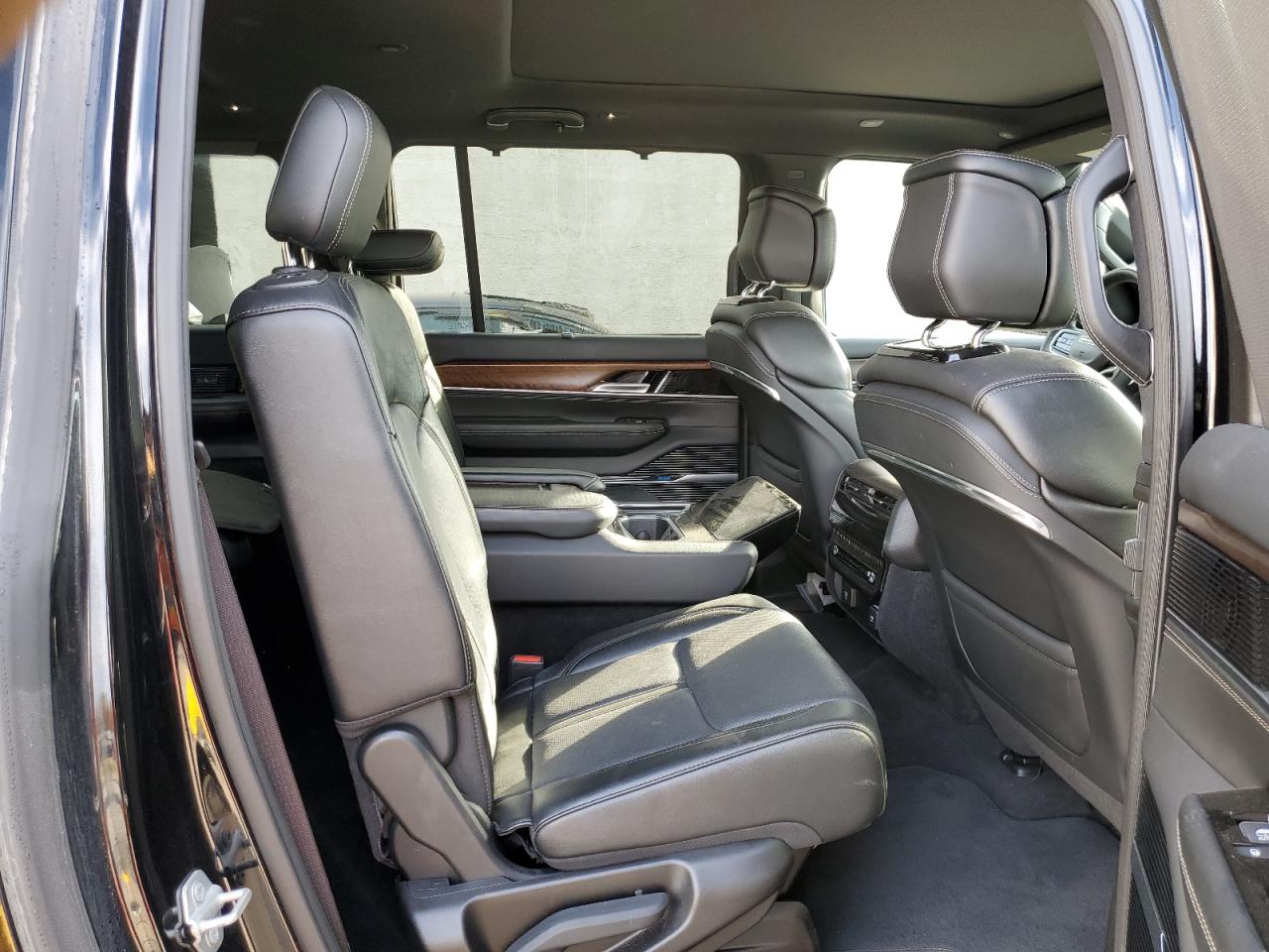 2024 JEEP GRAND WAGO