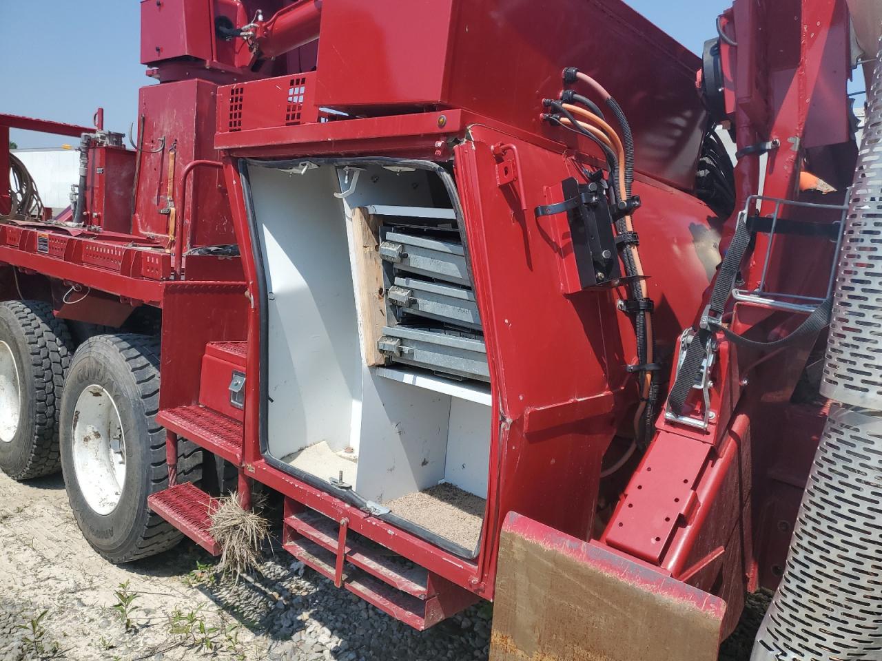 2023 INTERNATIONAL HV607