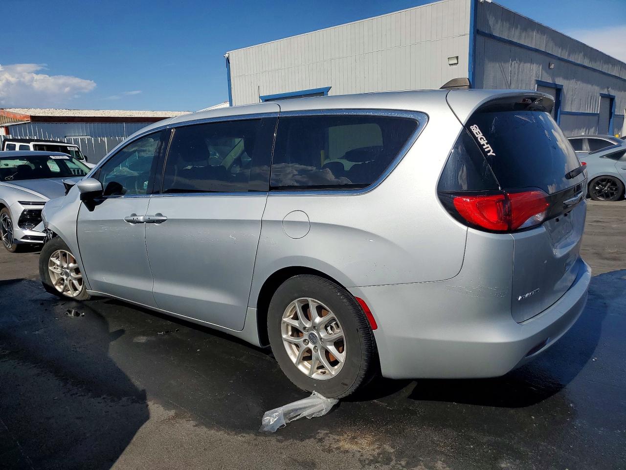 2023 CHRYSLER MINIVAN