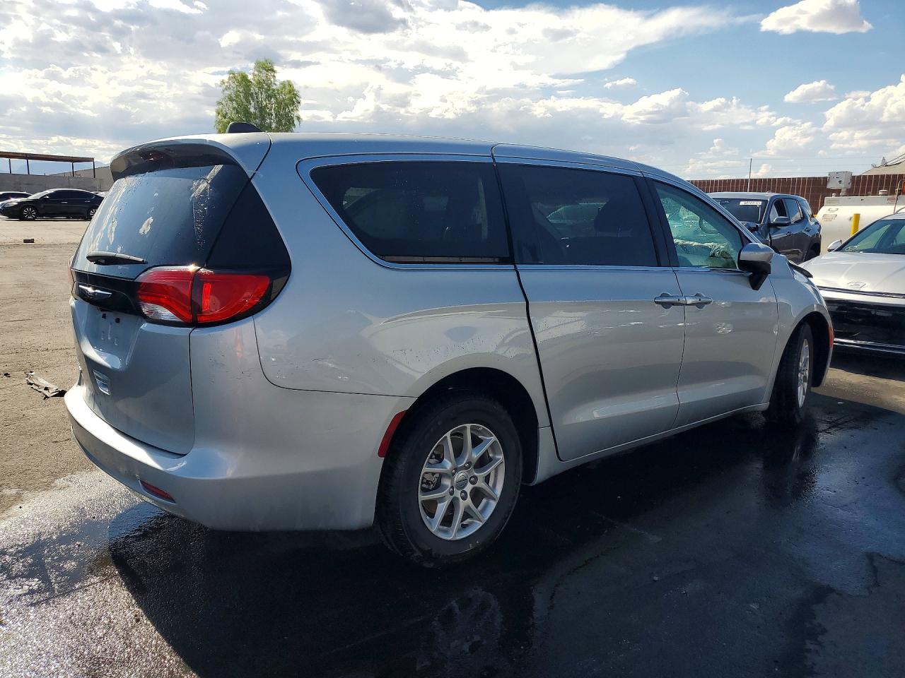 2023 CHRYSLER MINIVAN