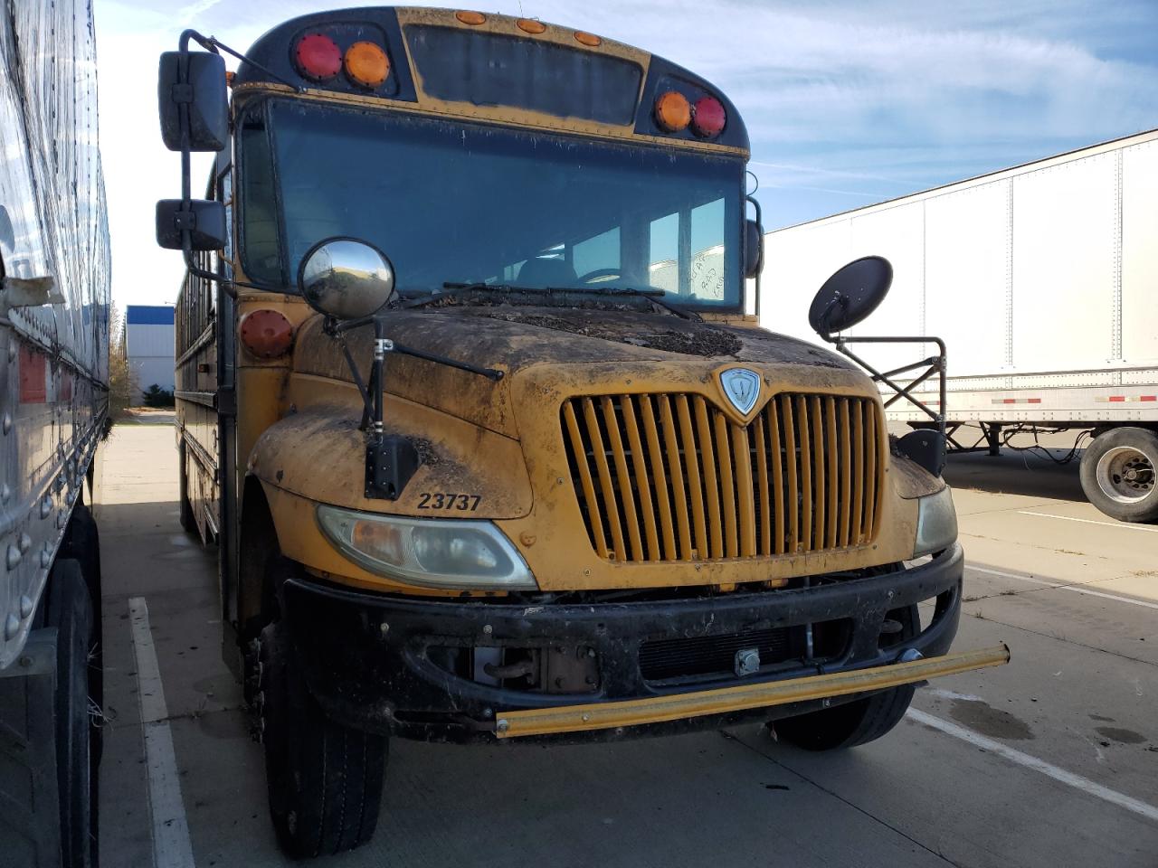 2013 IC CORPORATION CE SERIES