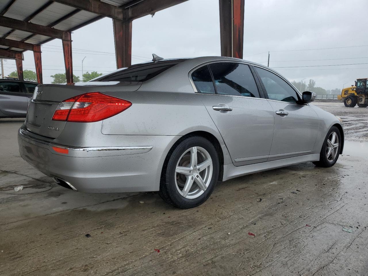 2012 HYUNDAI GENESIS