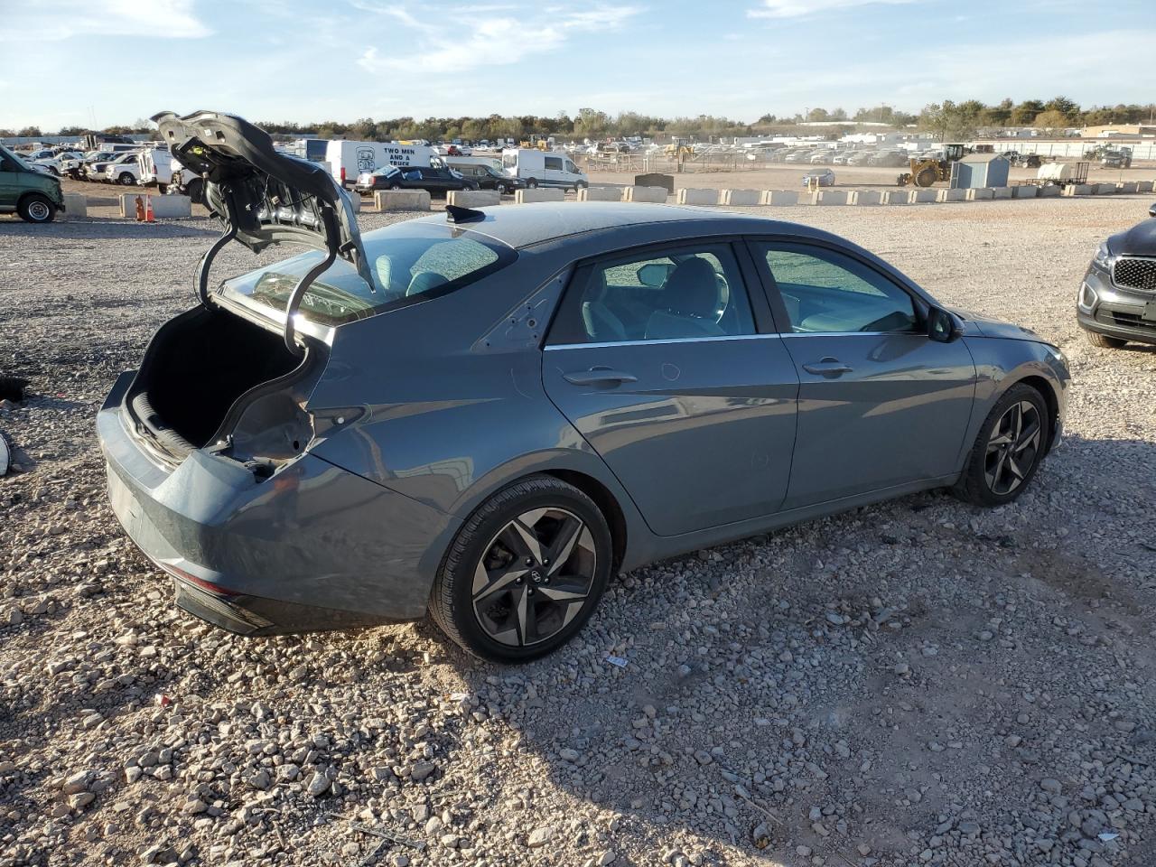 2022 HYUNDAI ELANTRA