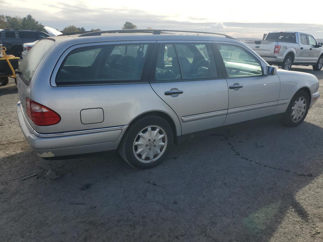 1998 MERCEDES-BENZ E-CLASS