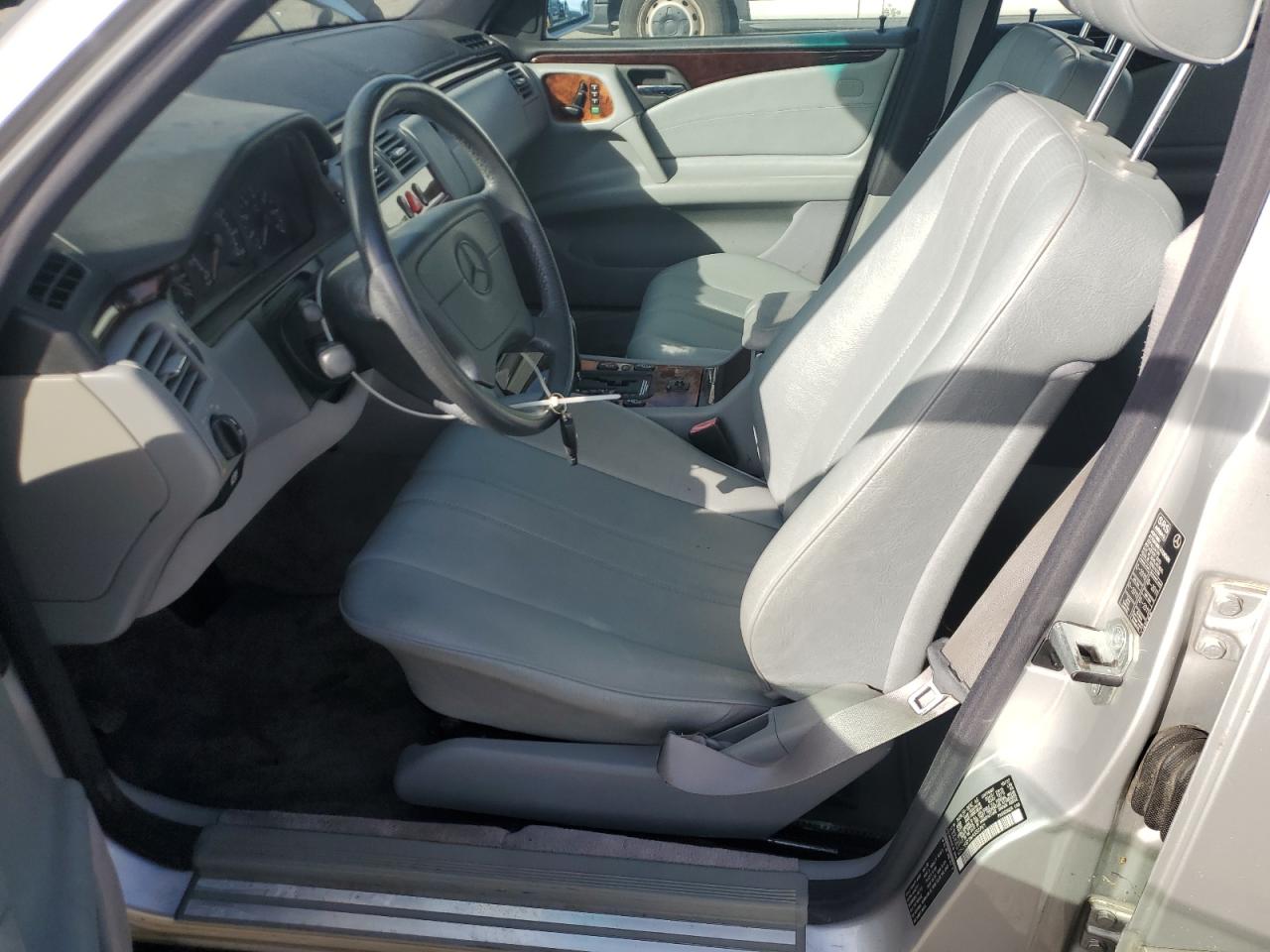1998 MERCEDES-BENZ E-CLASS