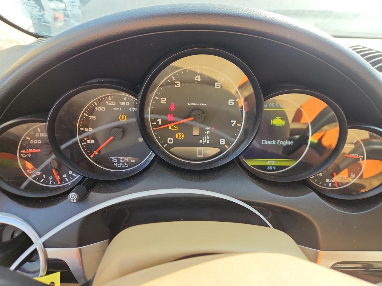 2011 PORSCHE CAYENNE