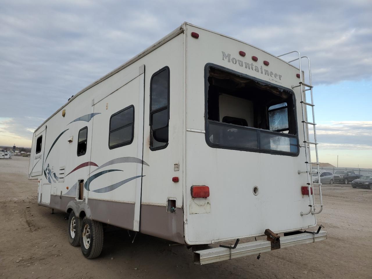 2004 UNKNOWN KEYSTONE R