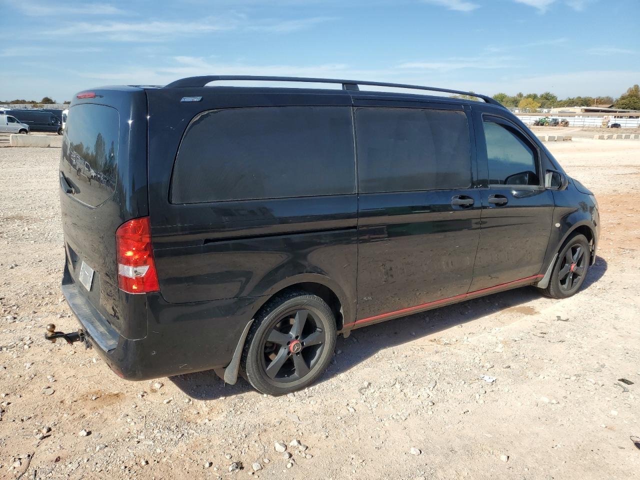 2016 MERCEDES BENZ METRIS