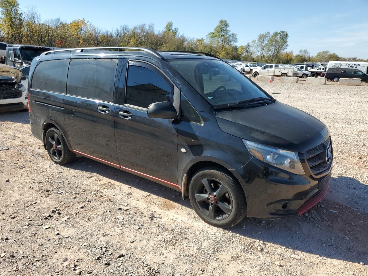 2016 MERCEDES BENZ METRIS