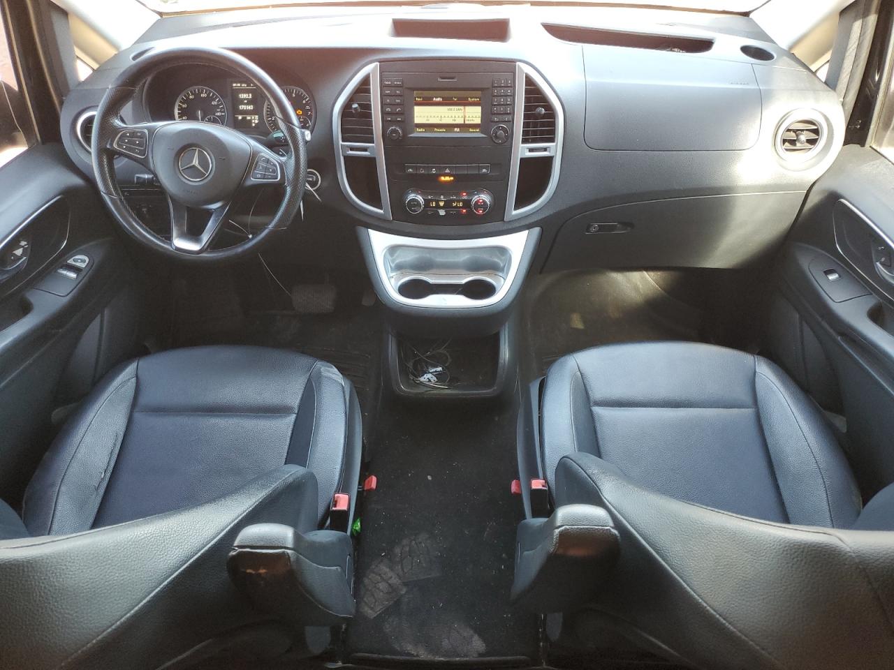 2016 MERCEDES BENZ METRIS