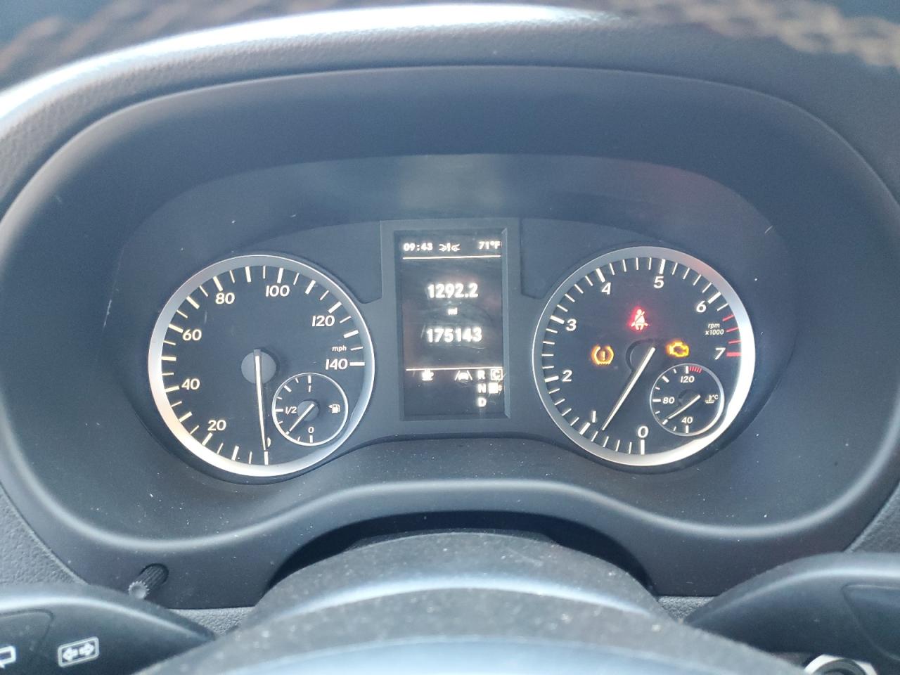 2016 MERCEDES BENZ METRIS
