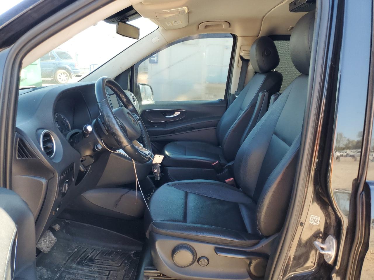 2016 MERCEDES BENZ METRIS