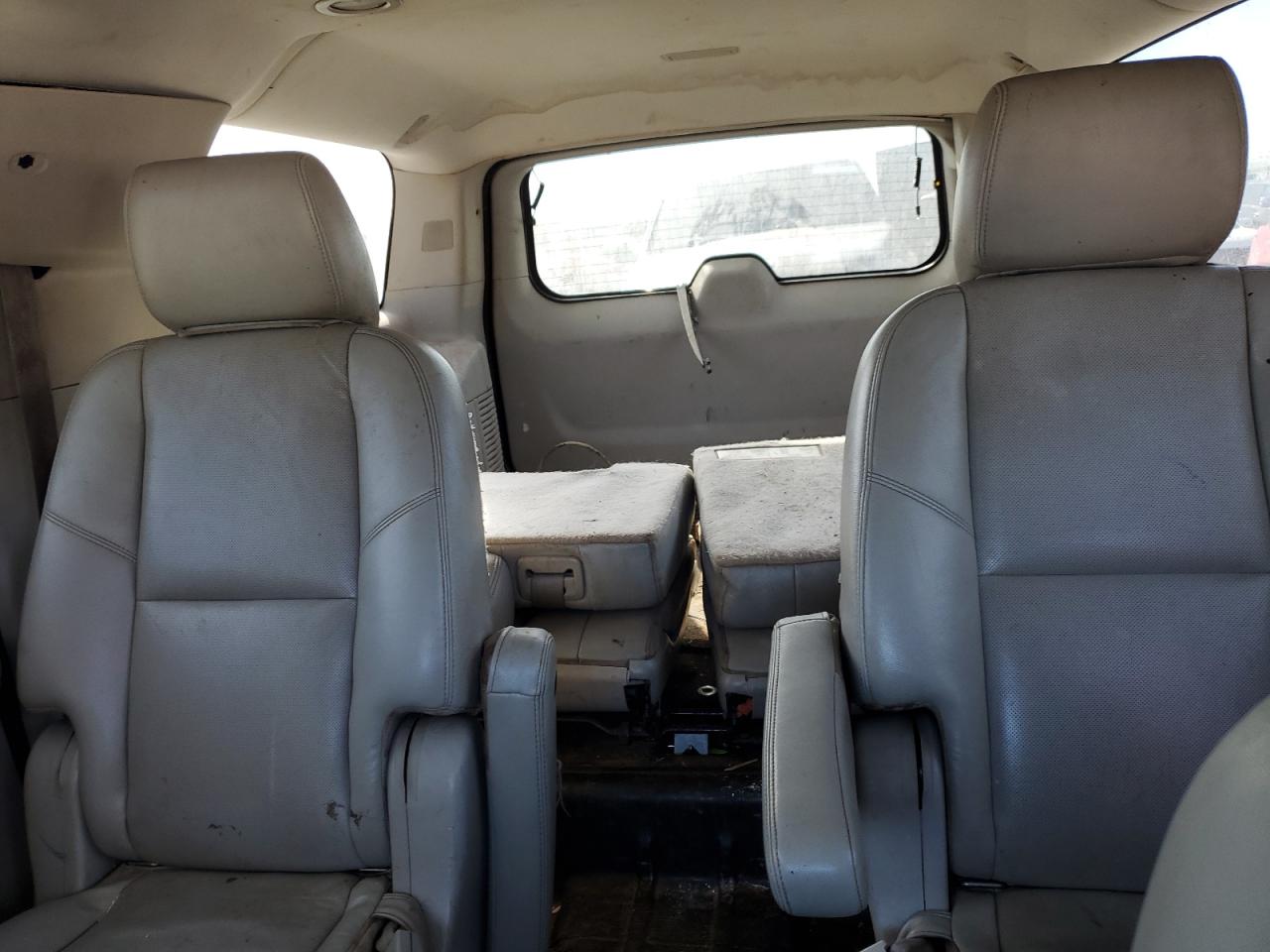 2011 CHEVROLET SUBURBAN