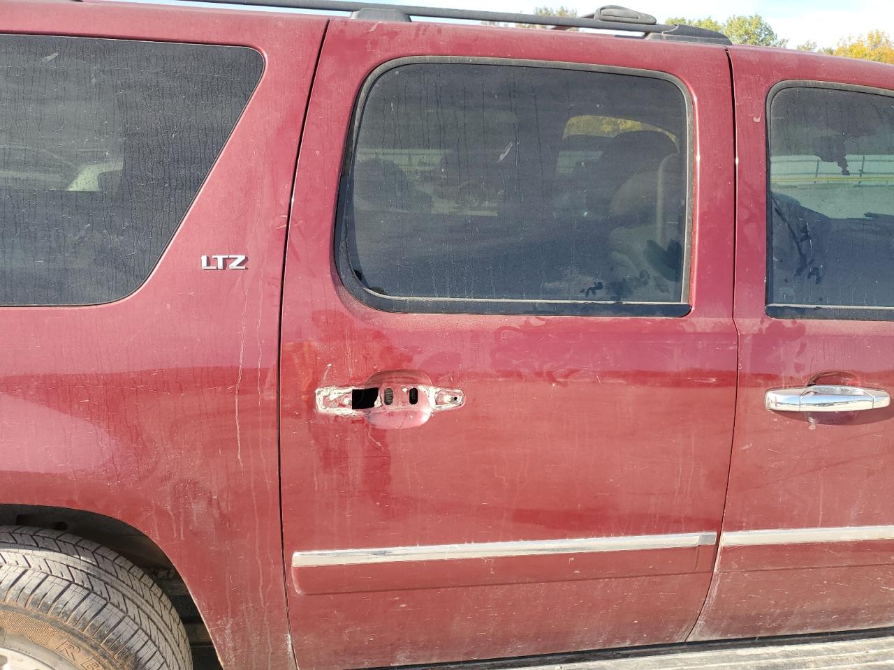 2011 CHEVROLET SUBURBAN