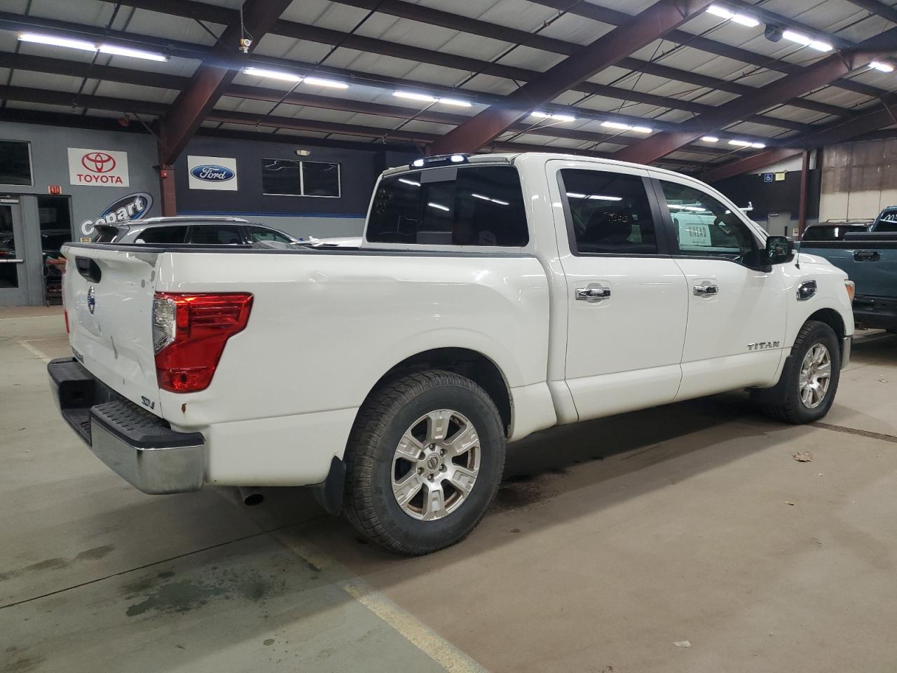 2017 NISSAN TITAN