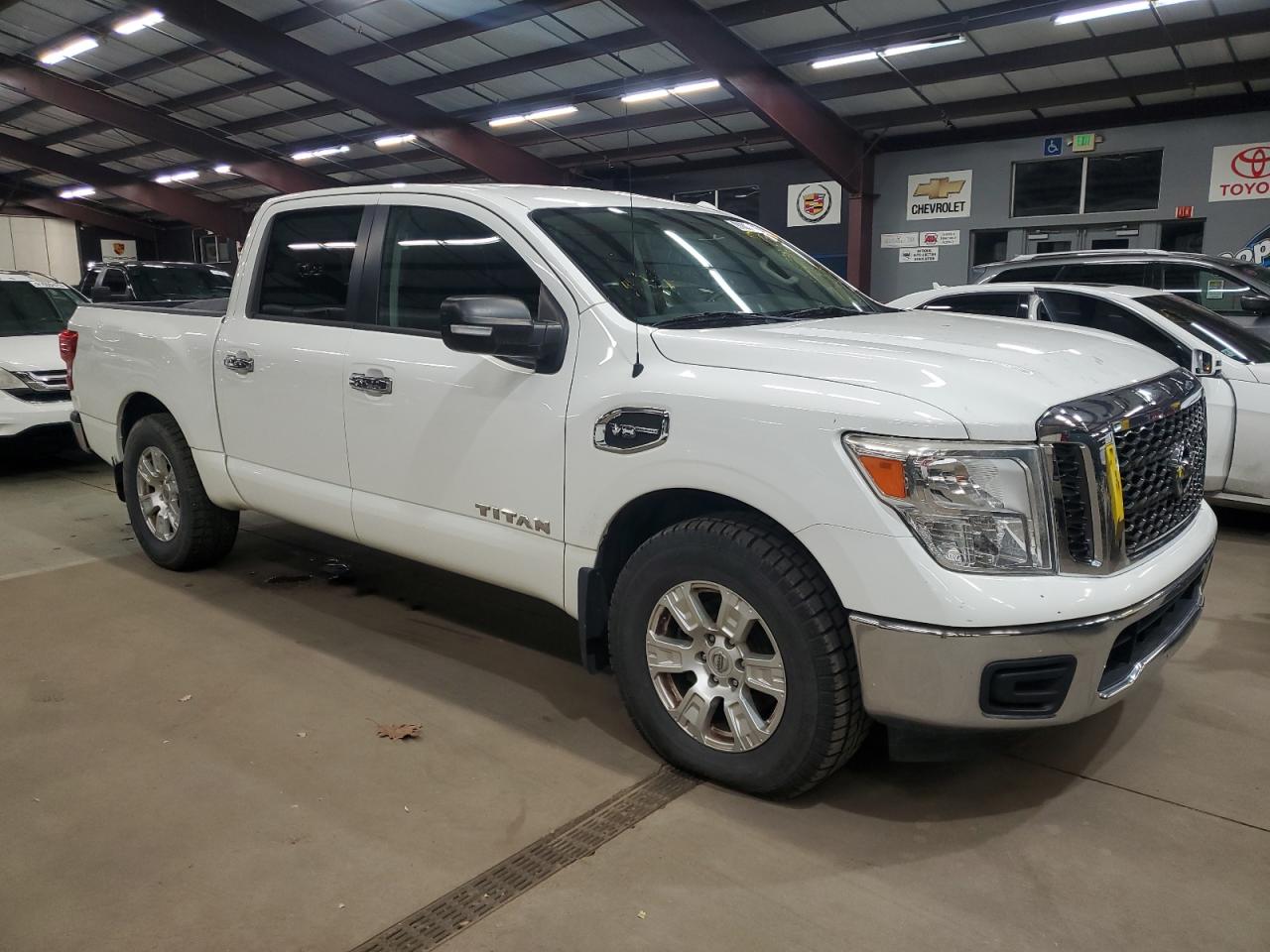 2017 NISSAN TITAN