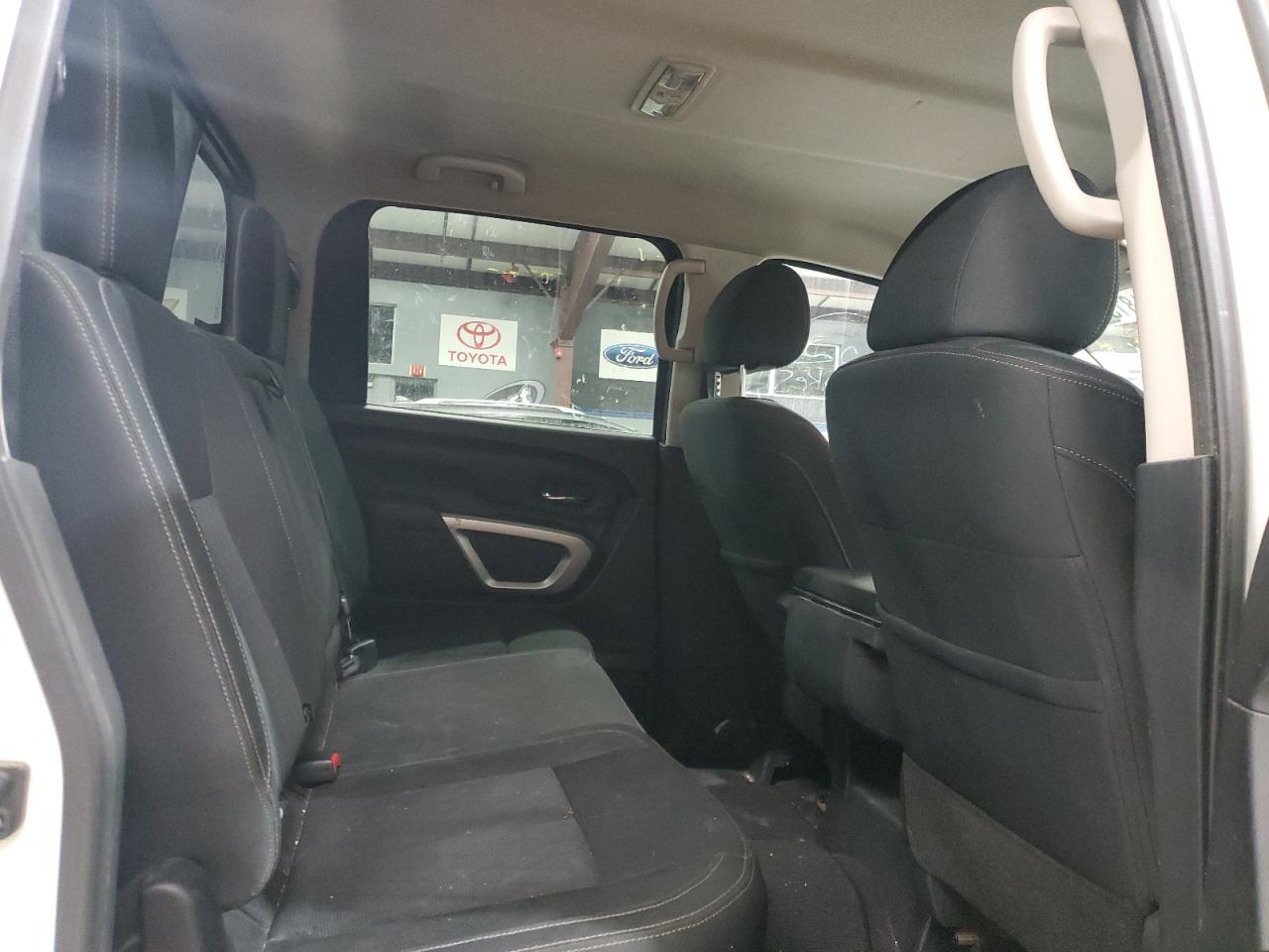 2017 NISSAN TITAN