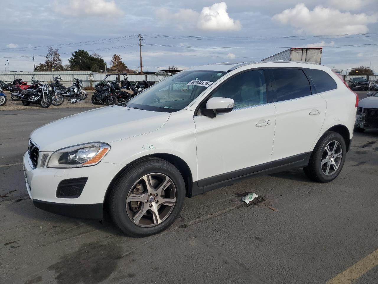 2013 VOLV XC60