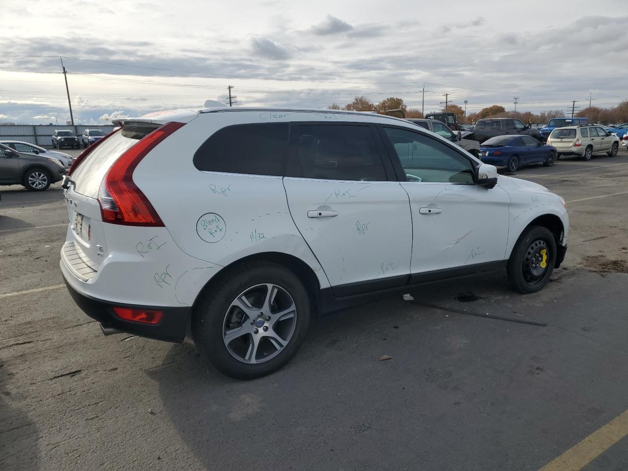 2013 VOLV XC60