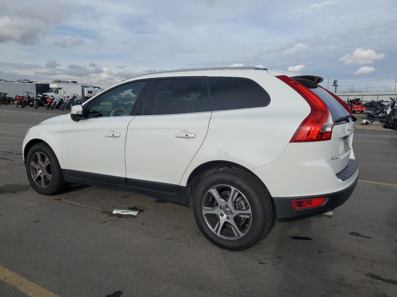 2013 VOLV XC60