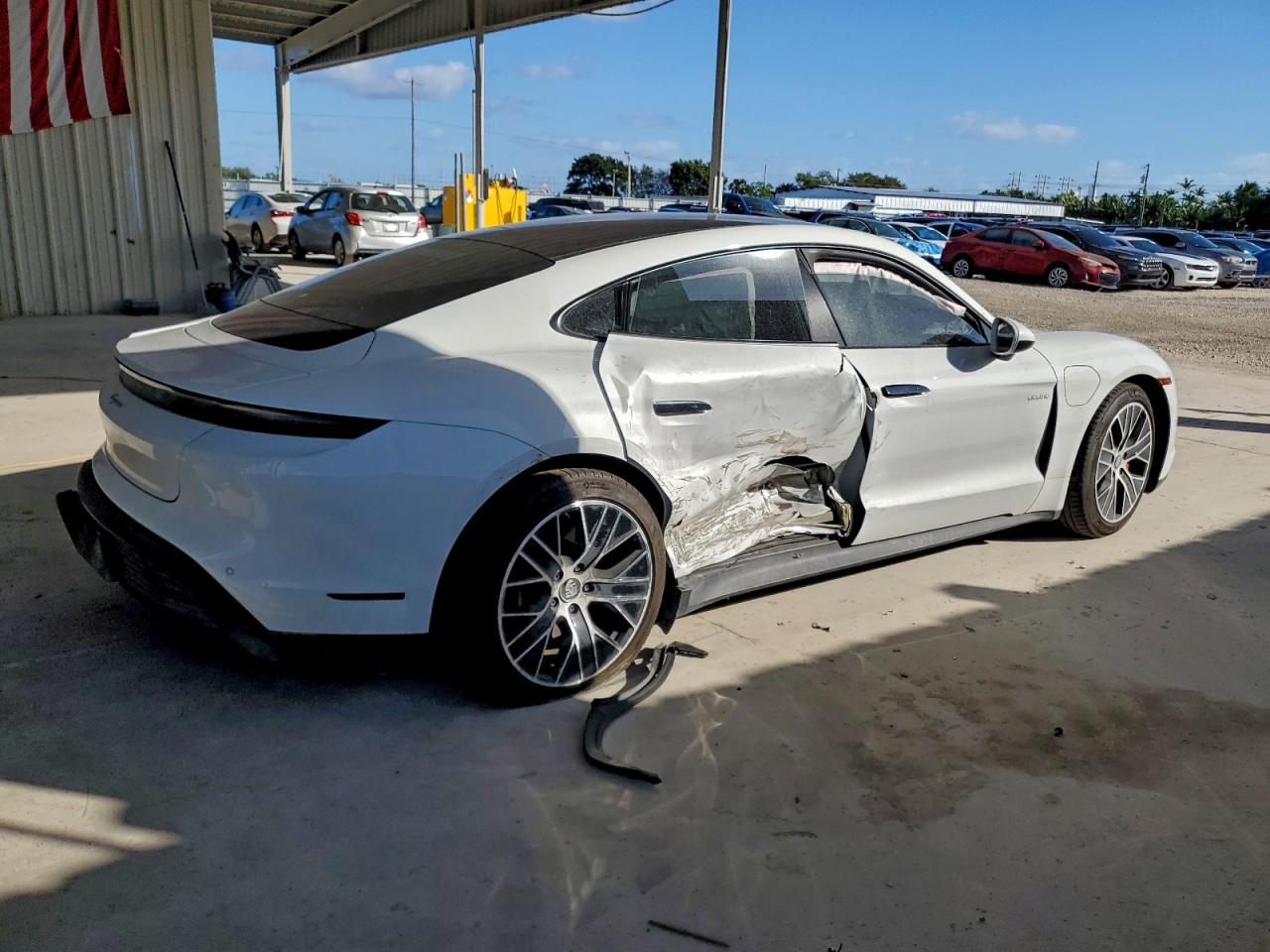 2022 PORSCHE TAYCAN