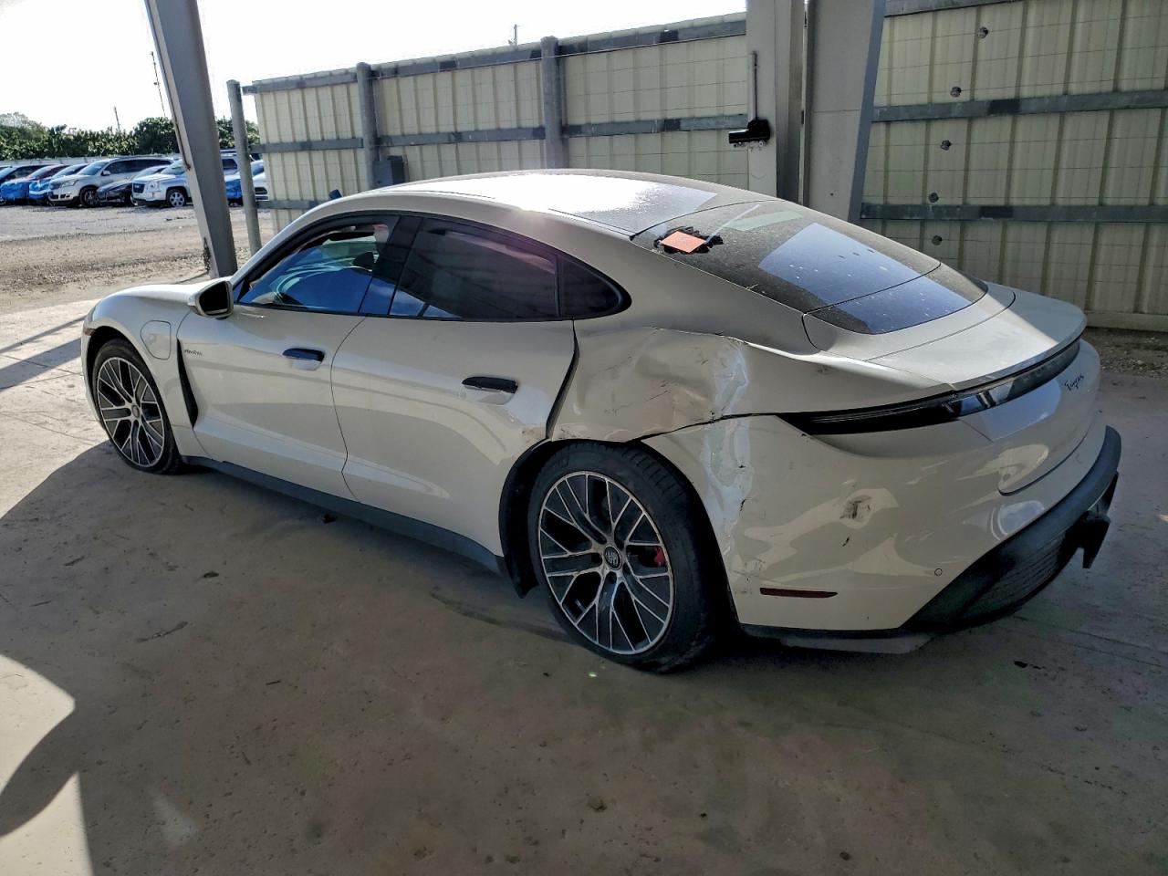 2022 PORSCHE TAYCAN