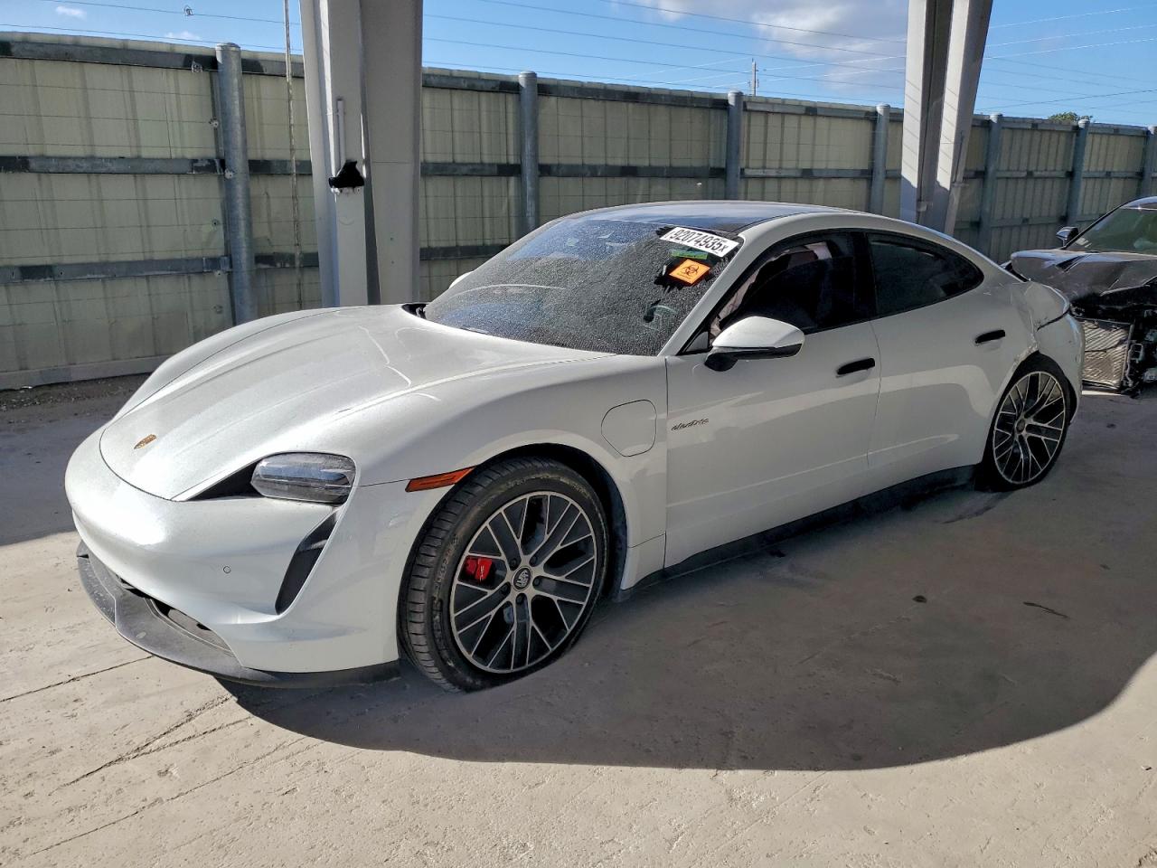 2022 PORSCHE TAYCAN