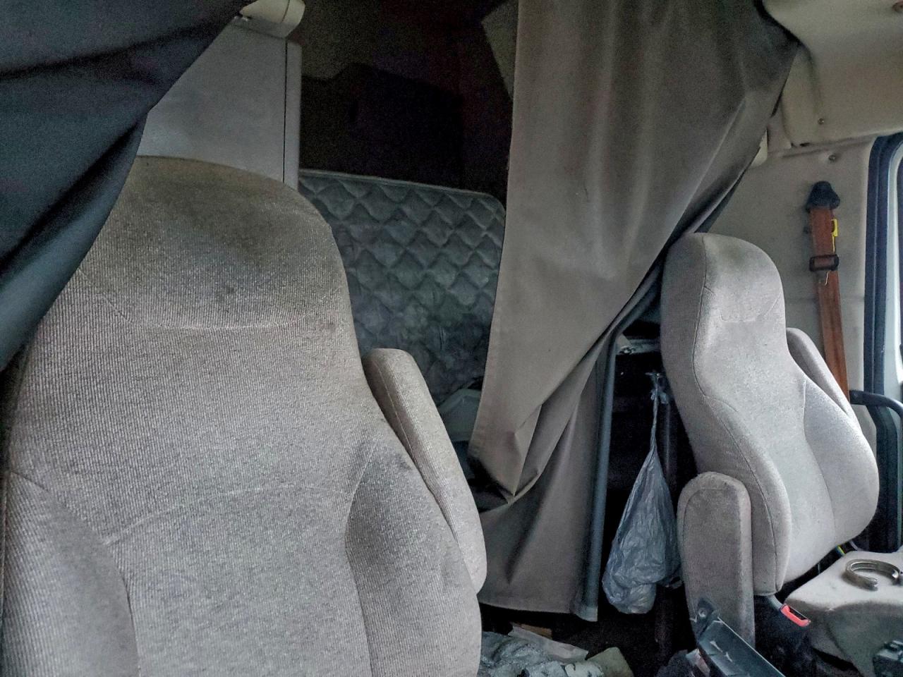 2017 VOLVO VN