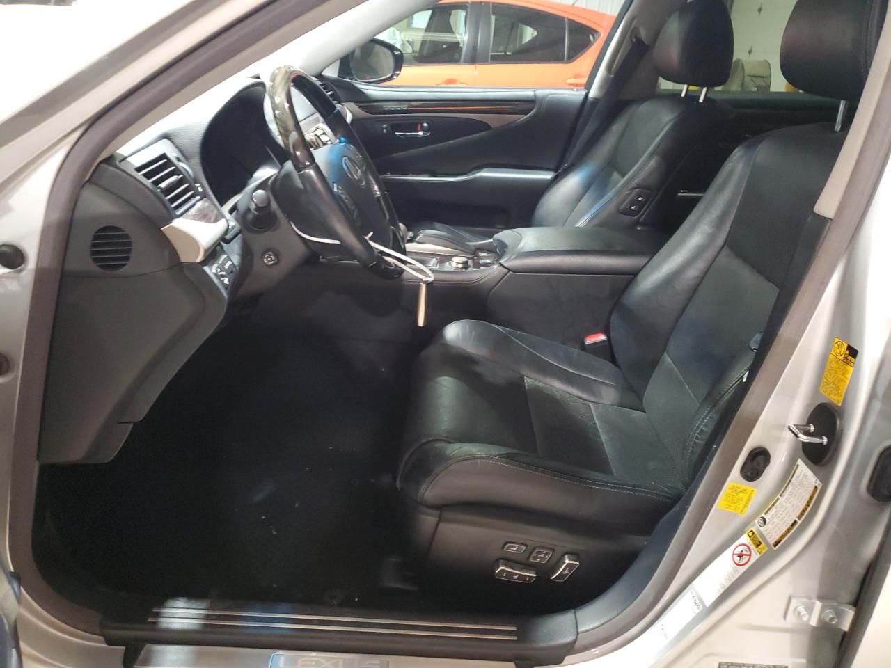 2013 LEXUS LS460