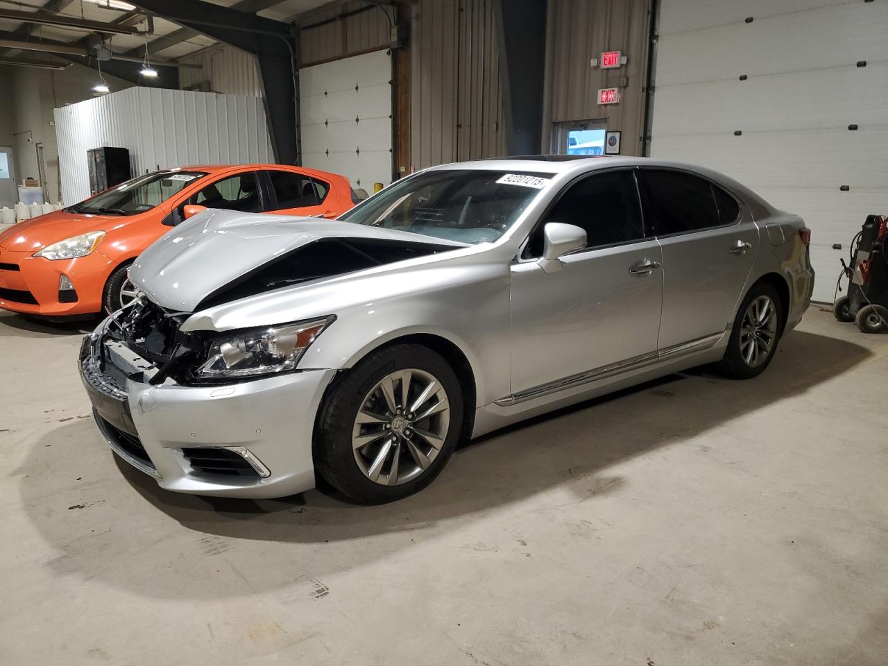 2013 LEXUS LS460