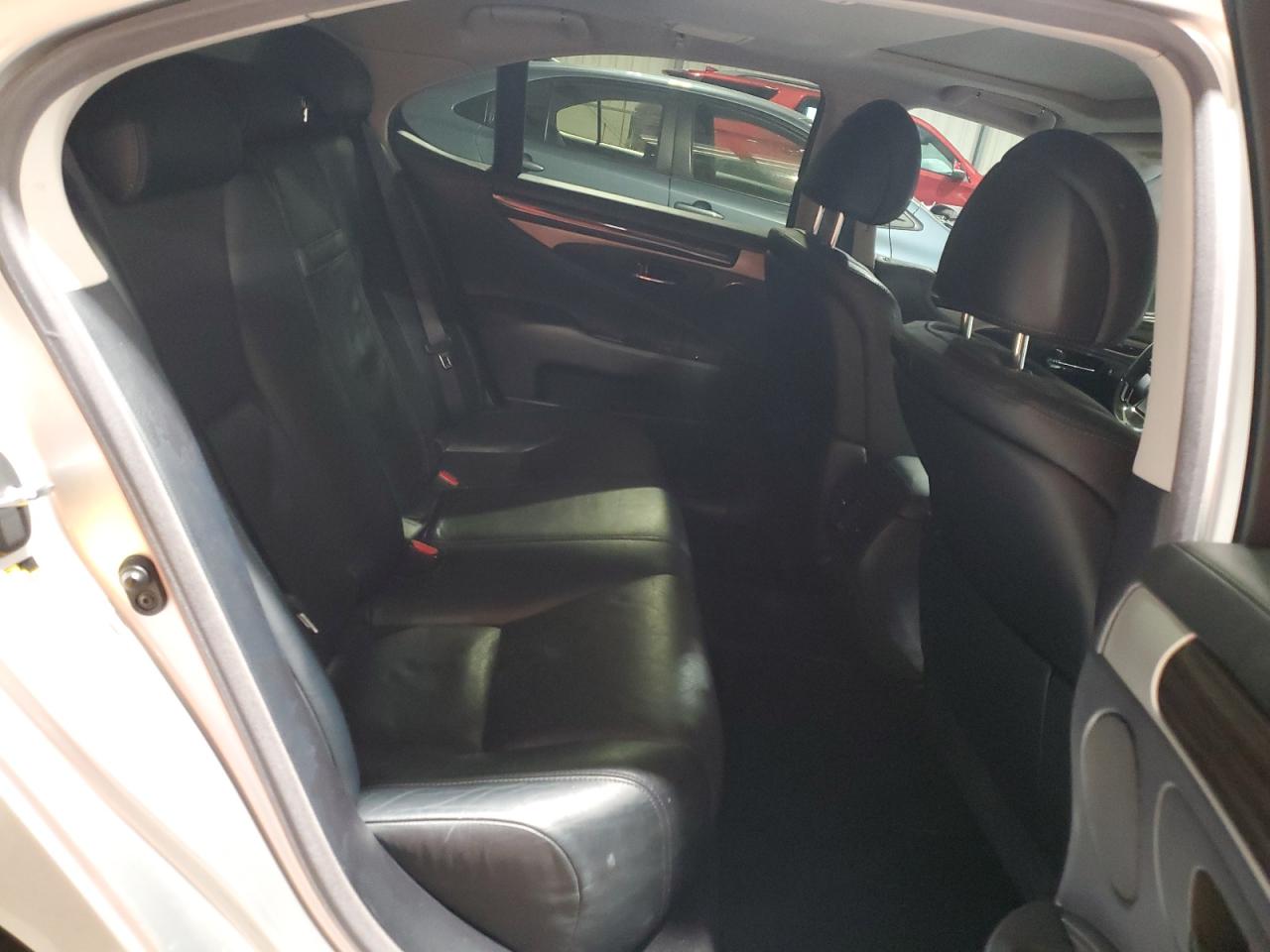 2013 LEXUS LS460
