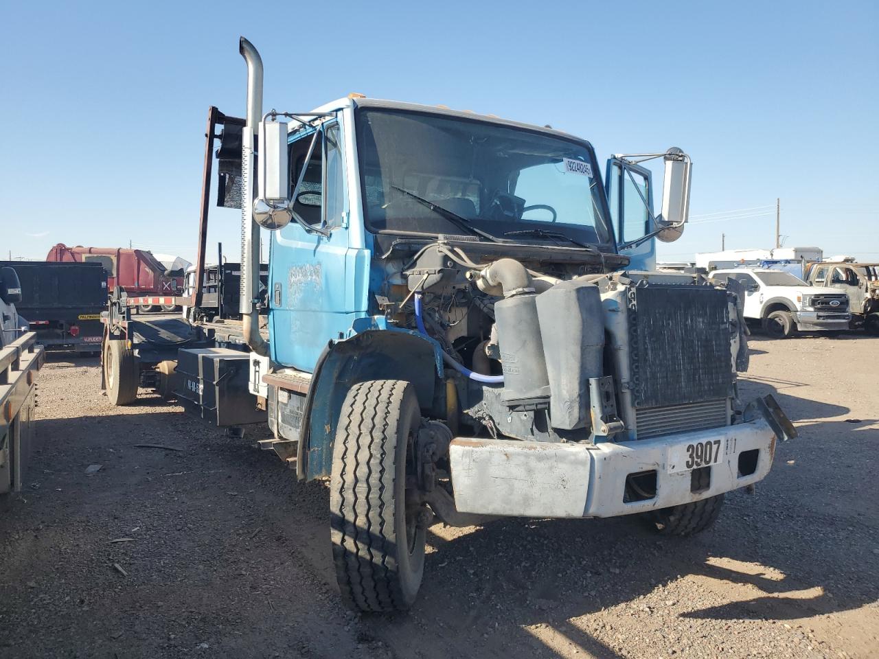 1999 FREIGHTLINER FL80 CHAS