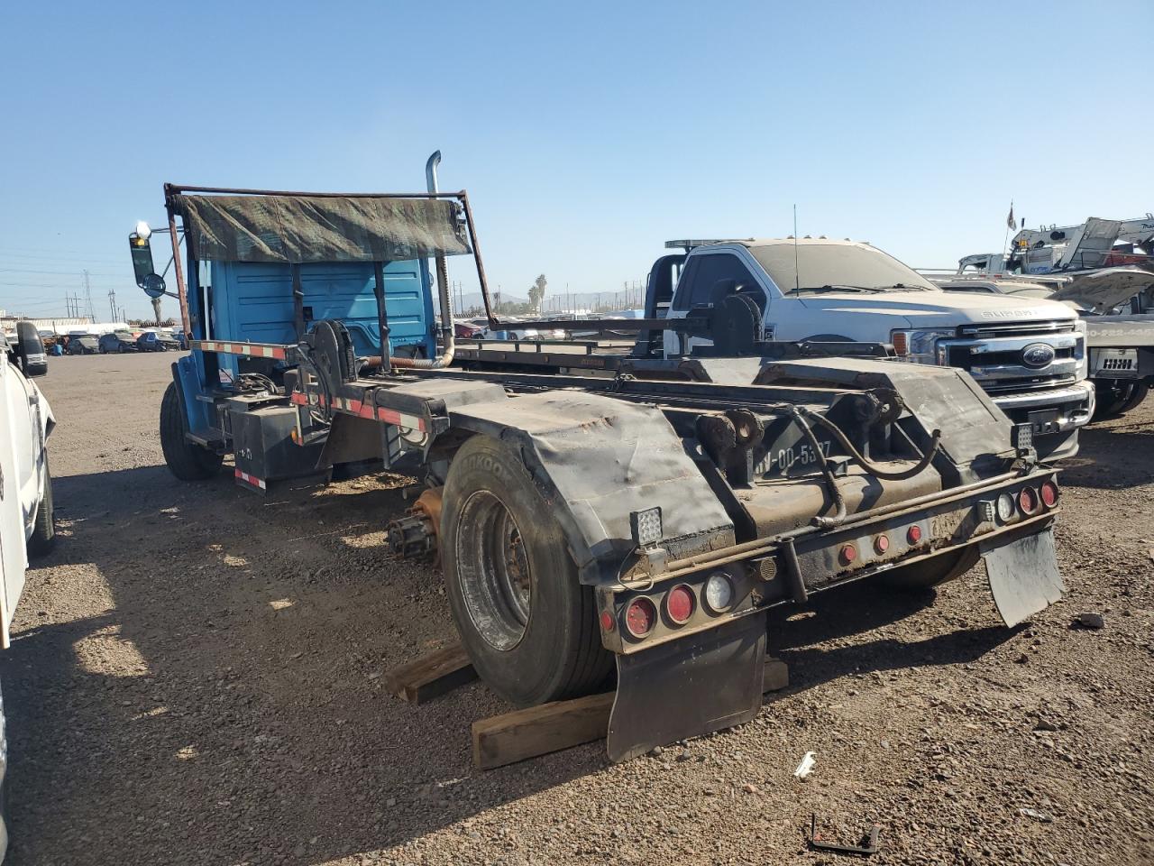 1999 FREIGHTLINER FL80 CHAS